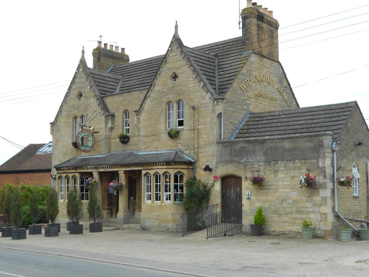 Willoughby Arms Hotell Little Bytham Exteriör bild